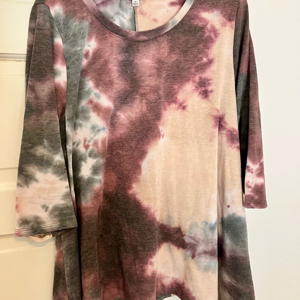 Green Envelope Red and Cream Relaxed Boxy Tunic